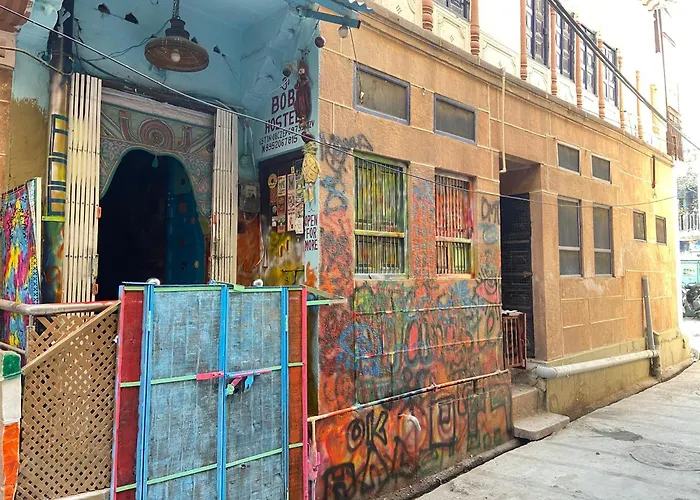 Bob Hostel