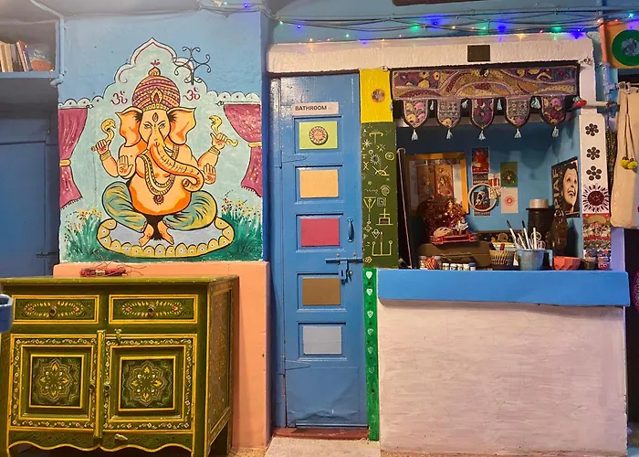 Bob Hostel